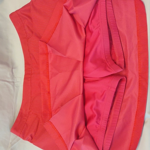 Adidas Coral and pink mini stripe golf/tennis/athletic skort Size 8 - Picture 5 of 12